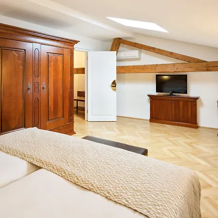 Radisson Blu Altstadt 5* Solnohrad