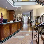 Radisson Blu Altstadt Hotel 5*