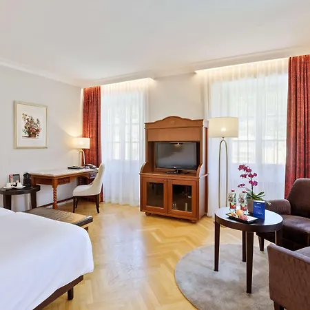 Отель Radisson Blu Altstadt 5*