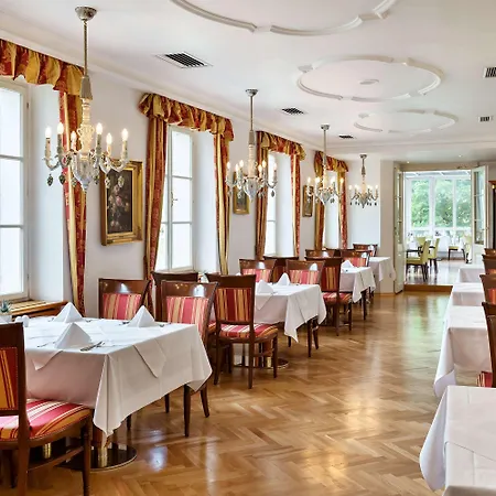 Hotel Radisson Blu Altstadt 5*