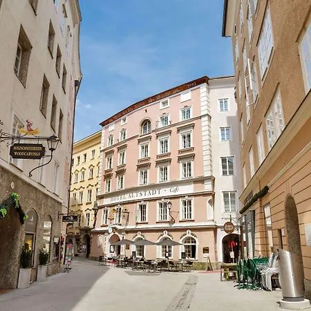 Hotel Radisson Blu Altstadt 5*