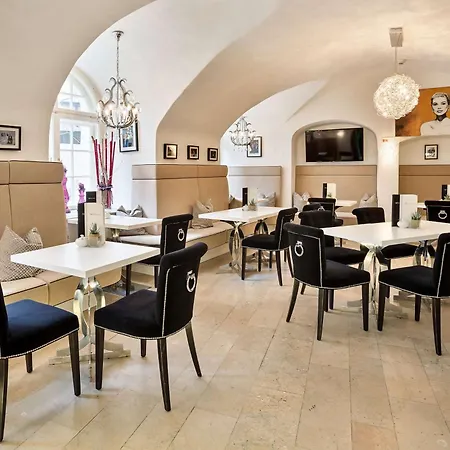 Hotel Radisson Blu Altstadt 5*